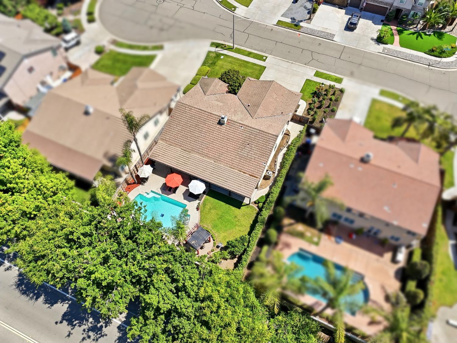 2429 Oak Grove, Visalia, CA 93291
