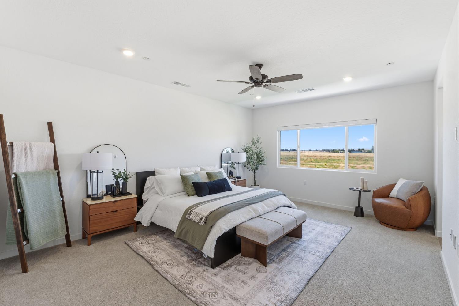1061 Fruitwood Ave, Clovis, CA 93619