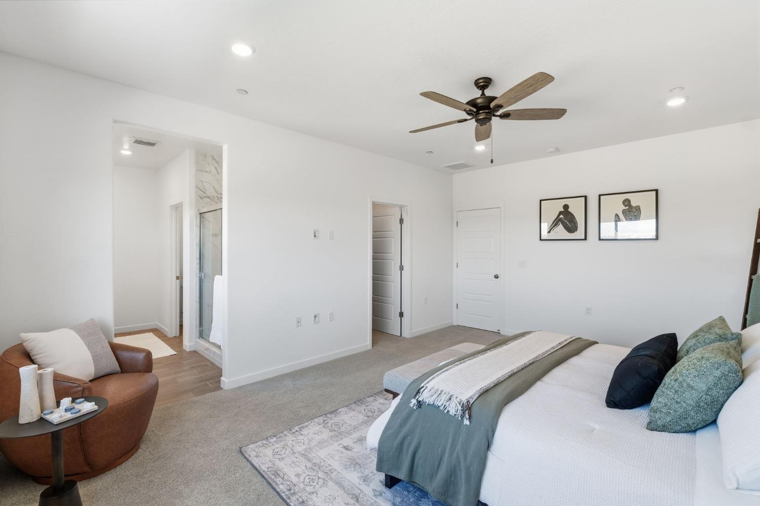 1061 Fruitwood Ave, Clovis, CA 93619