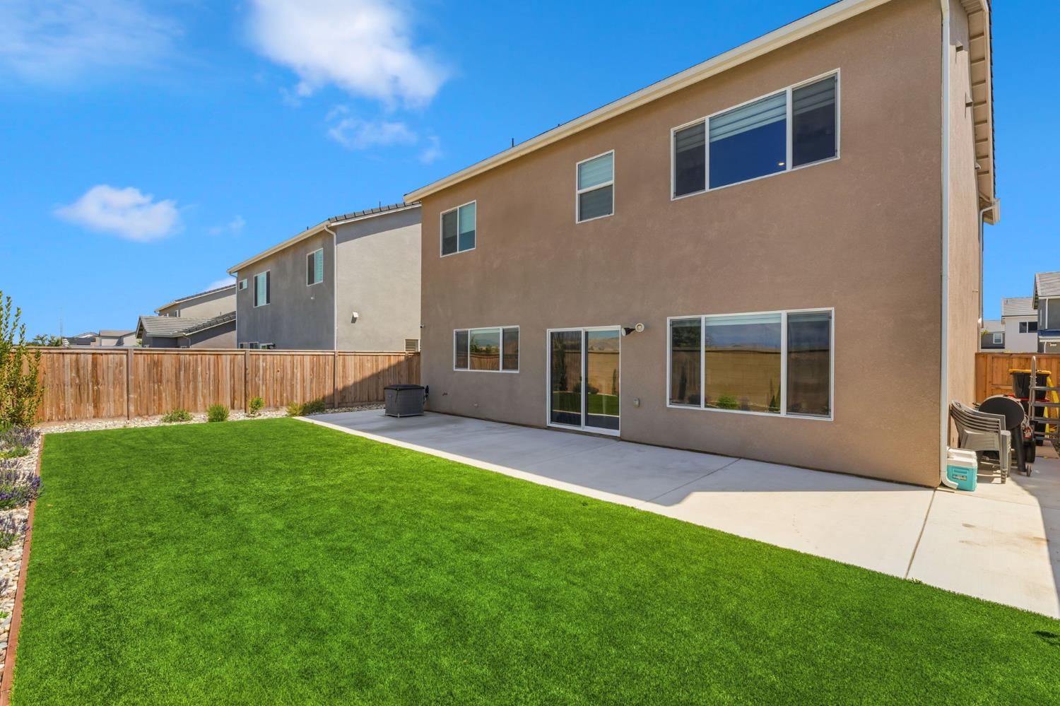1061 Fruitwood Ave, Clovis, CA 93619