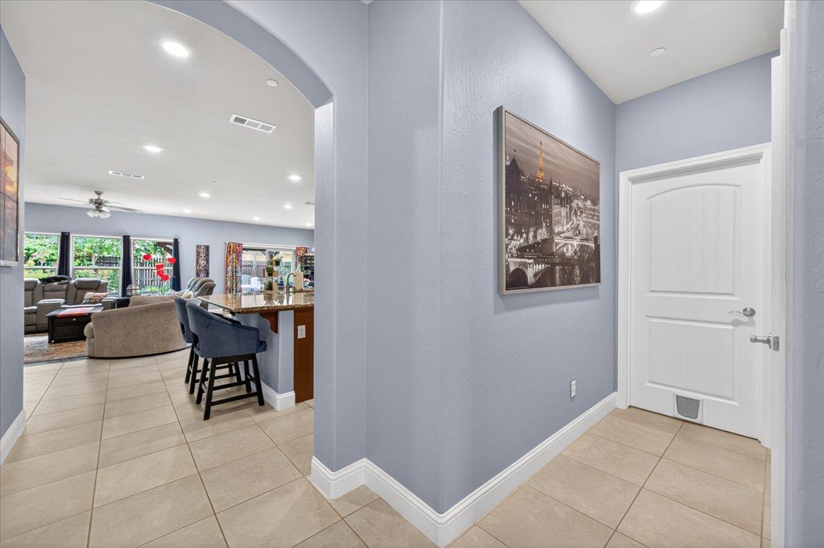 6189 E Farrin Ave, Fresno, CA 93727