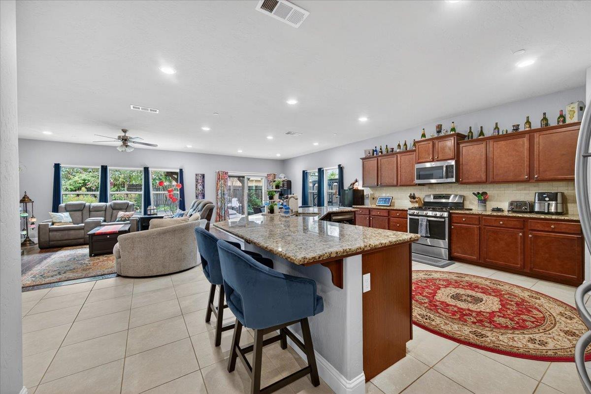 6189 E Farrin Ave, Fresno, CA 93727