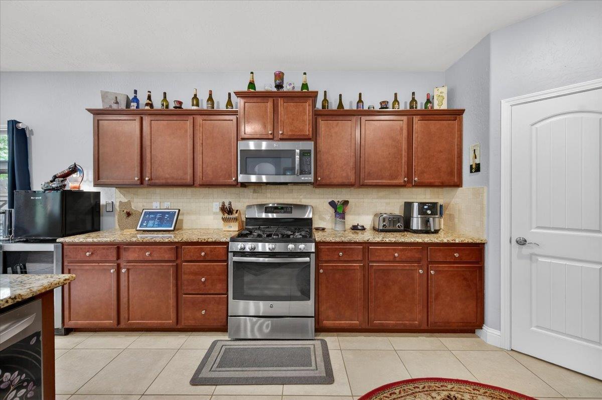 6189 E Farrin Ave, Fresno, CA 93727