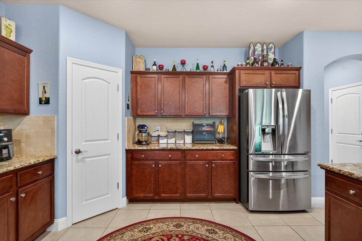6189 E Farrin Ave, Fresno, CA 93727