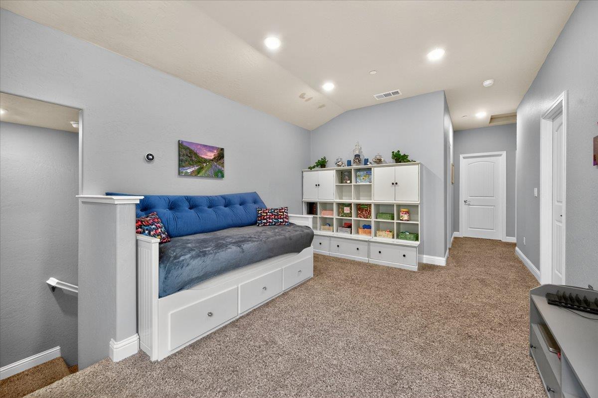 6189 E Farrin Ave, Fresno, CA 93727