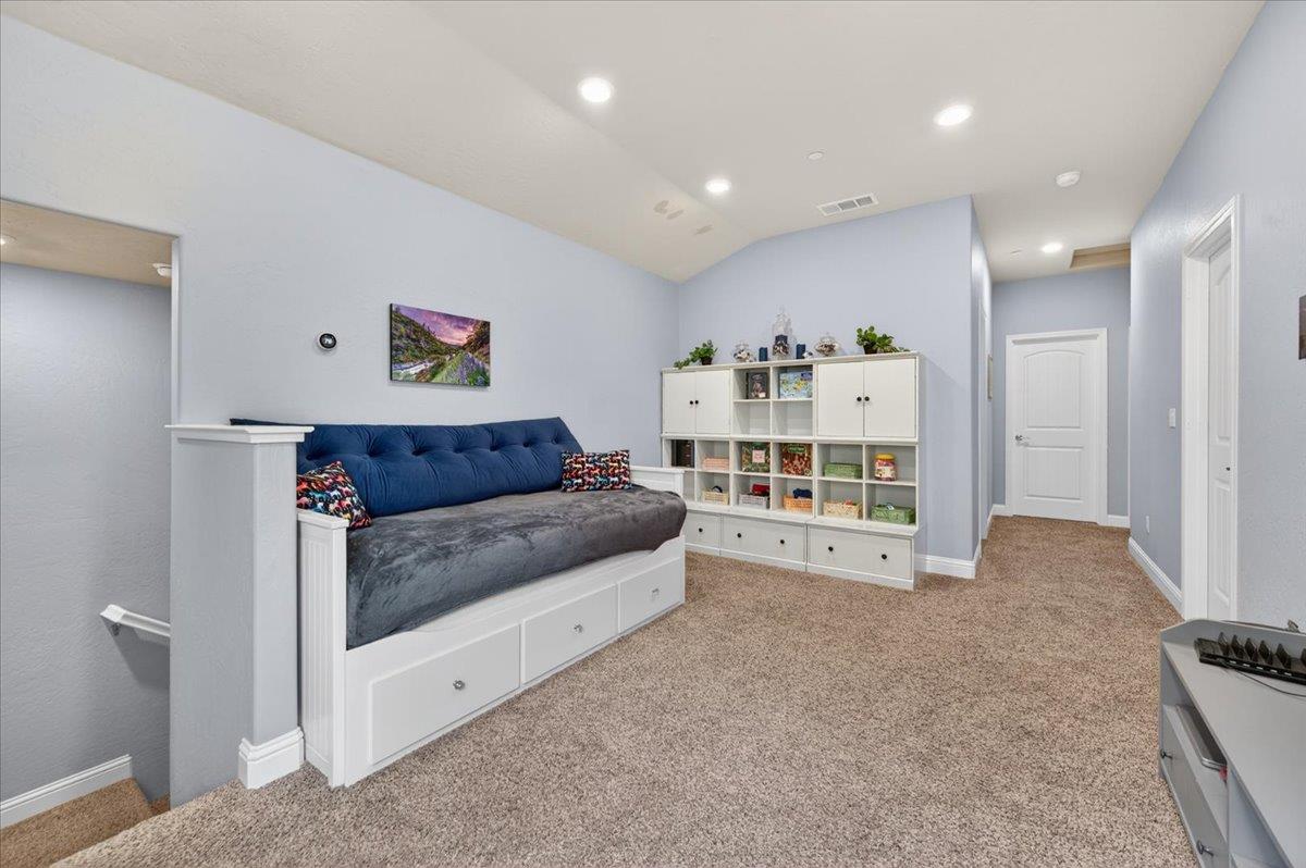 6189 E Farrin Ave, Fresno, CA 93727