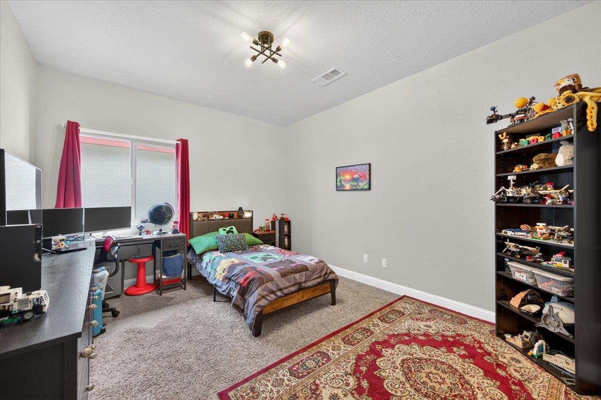 6189 E Farrin Ave, Fresno, CA 93727