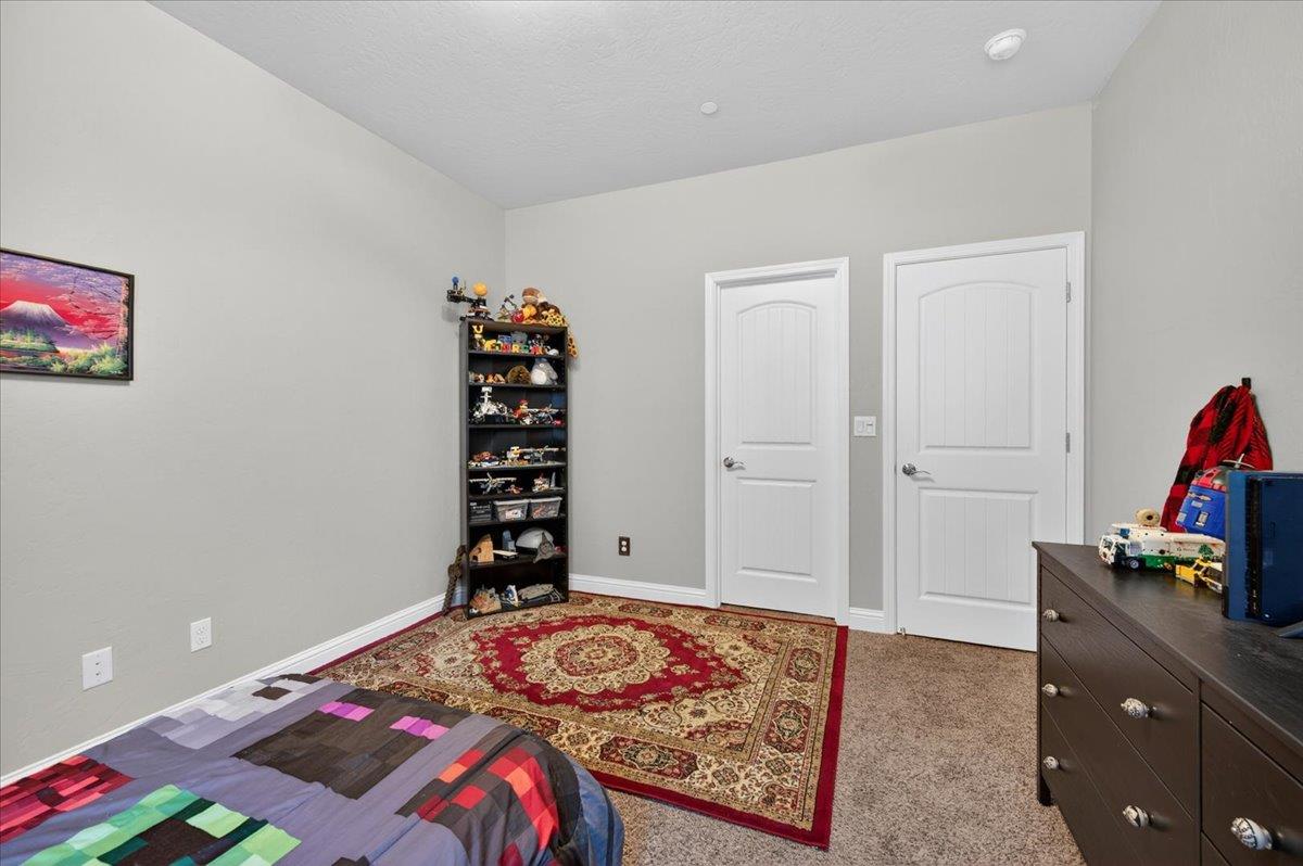 6189 E Farrin Ave, Fresno, CA 93727