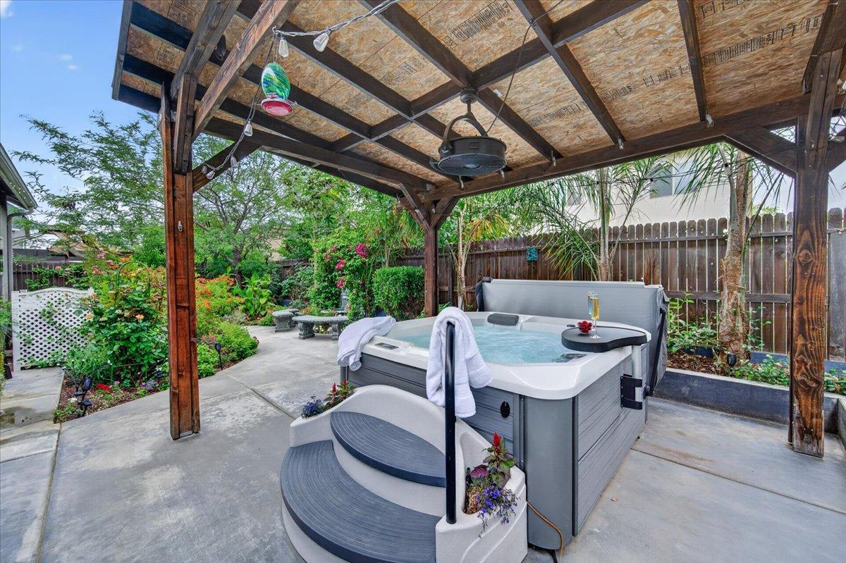 6189 E Farrin Ave, Fresno, CA 93727