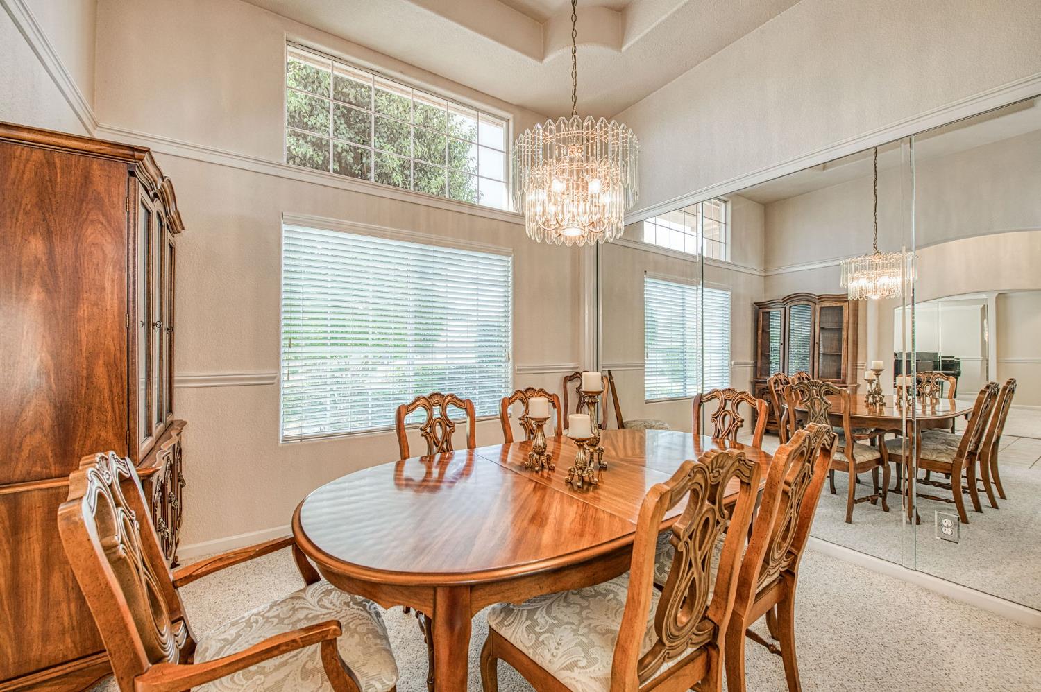 860 E Dartmouth Dr, Fresno, CA 93730