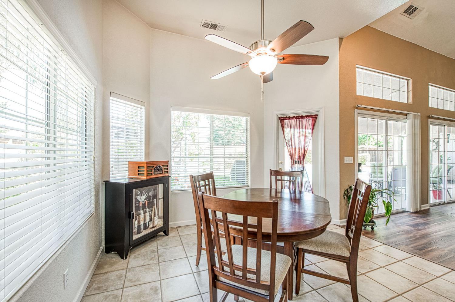 860 E Dartmouth Dr, Fresno, CA 93730