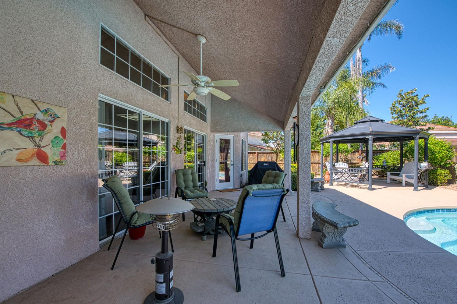 860 E Dartmouth Dr, Fresno, CA 93730
