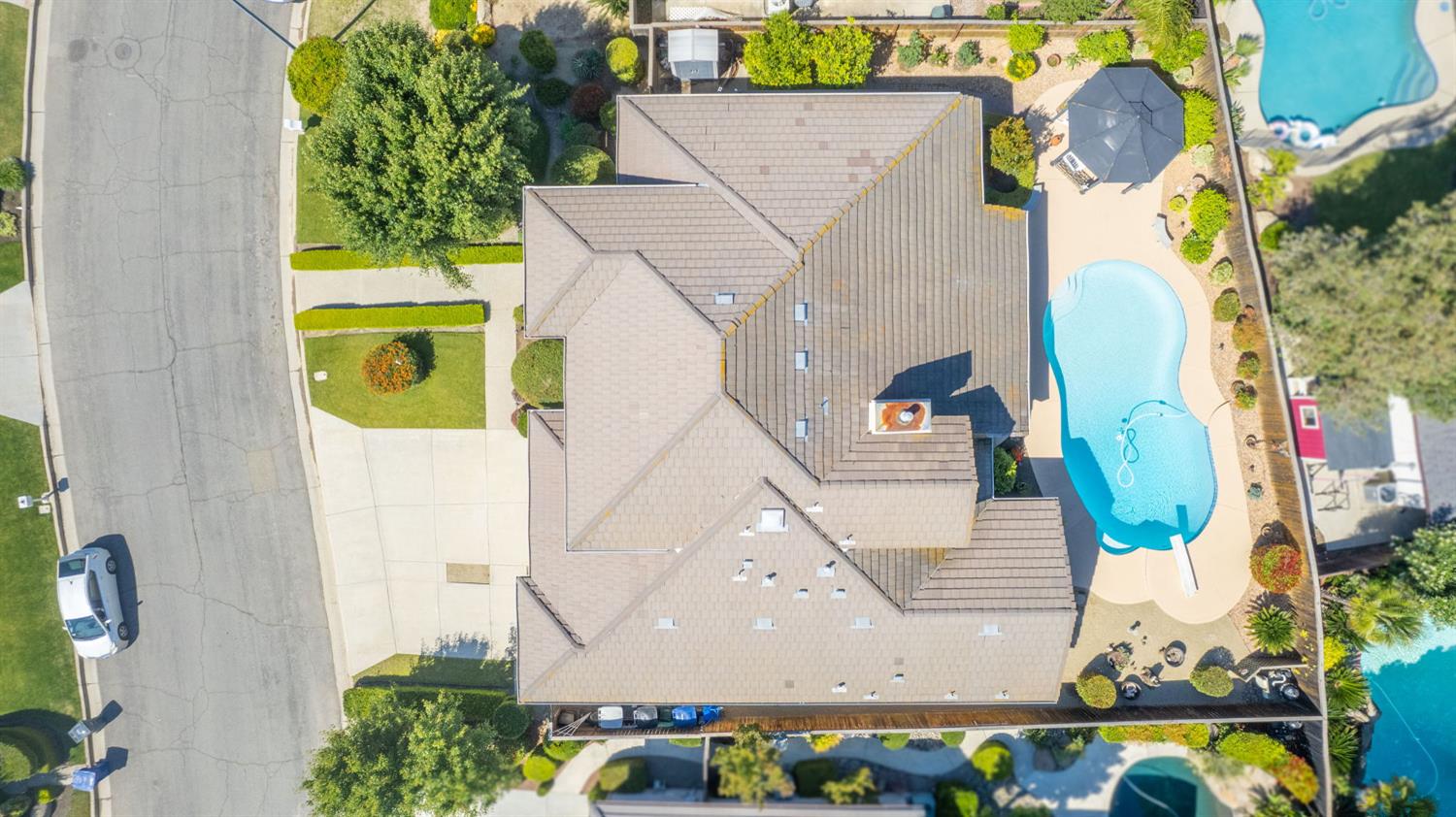 860 E Dartmouth Dr, Fresno, CA 93730