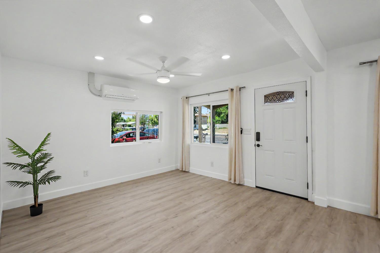1016 E Yosemite, Madera, CA 93638