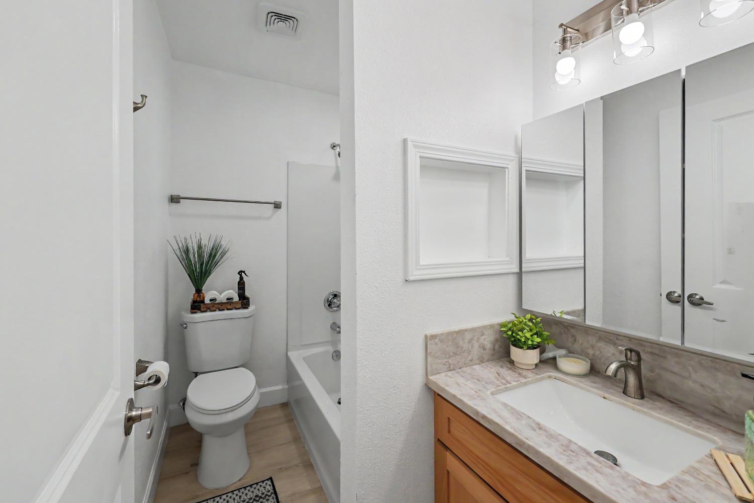1016 E Yosemite, Madera, CA 93638