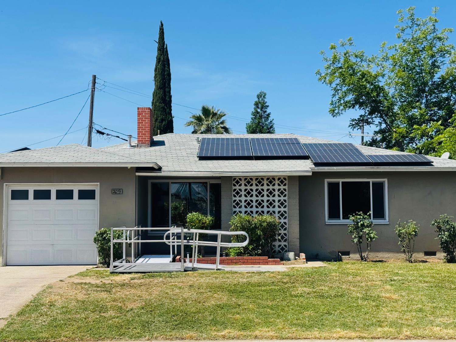 2019 Norris Dr E, Fresno, CA 93703