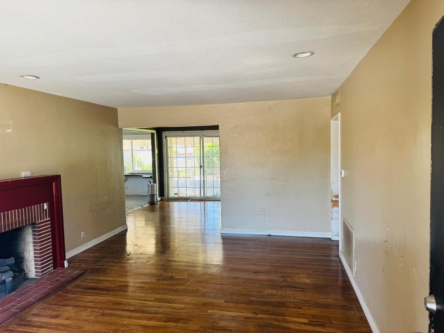 2019 Norris Dr E, Fresno, CA 93703