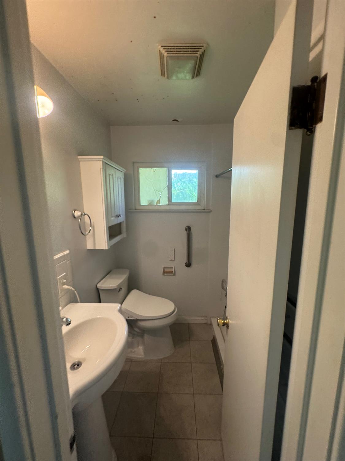 2019 Norris Dr E, Fresno, CA 93703