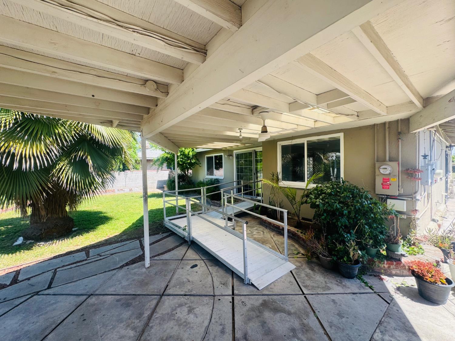 2019 Norris Dr E, Fresno, CA 93703