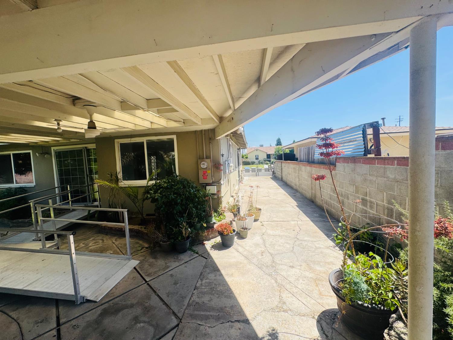 2019 Norris Dr E, Fresno, CA 93703