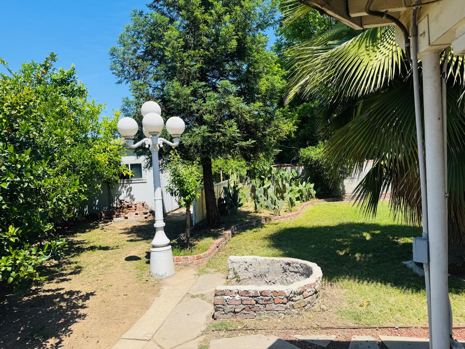 2019 Norris Dr E, Fresno, CA 93703