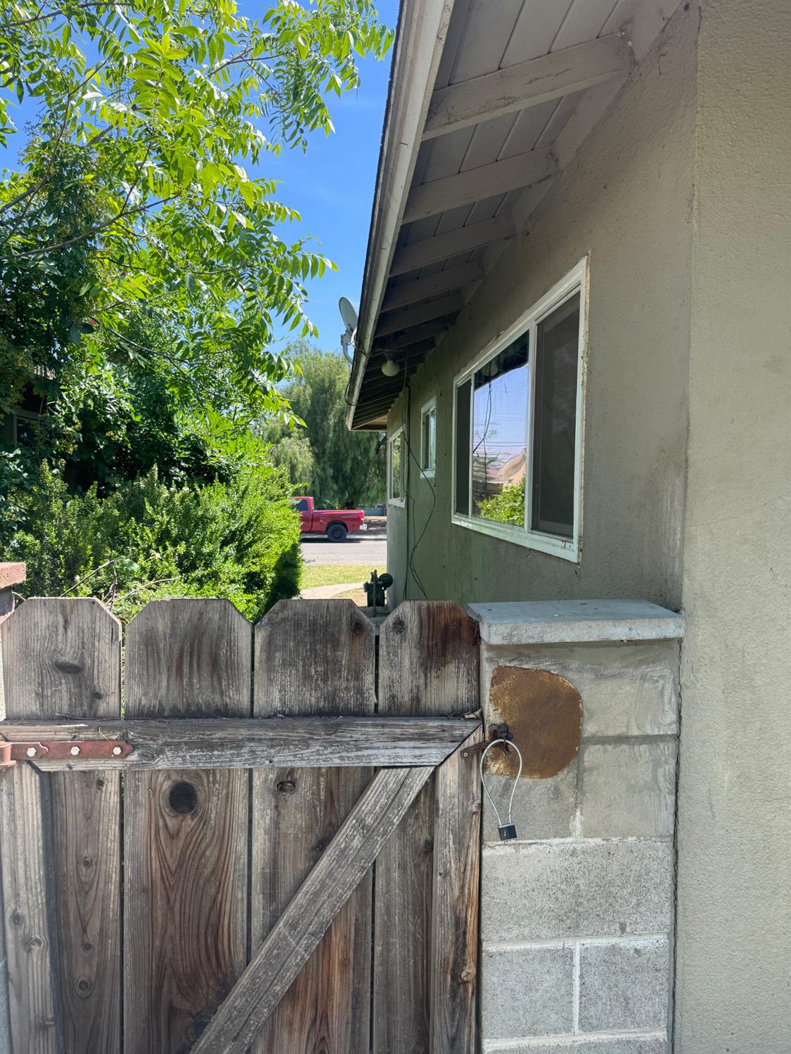 2019 Norris Dr E, Fresno, CA 93703