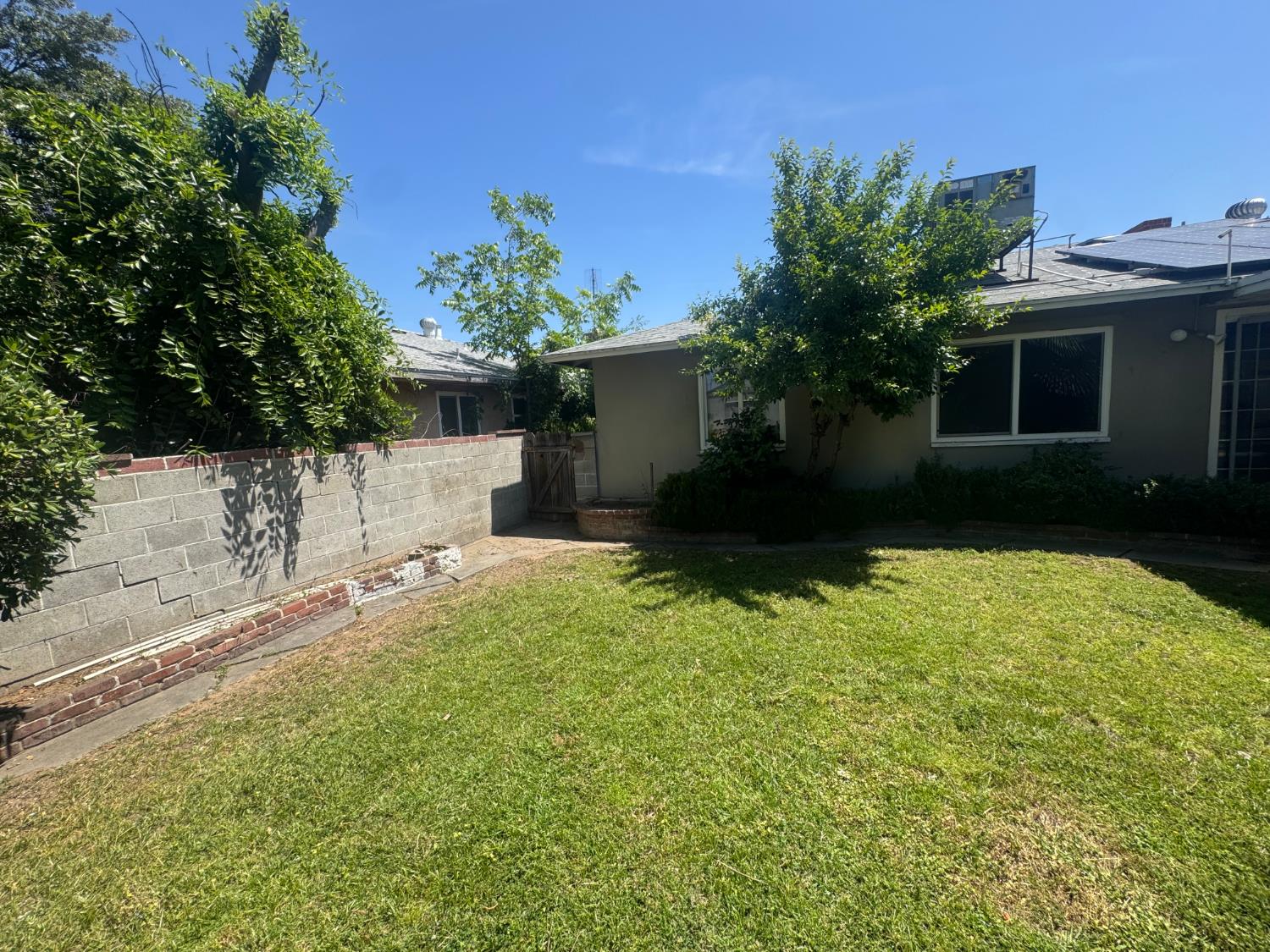 2019 Norris Dr E, Fresno, CA 93703