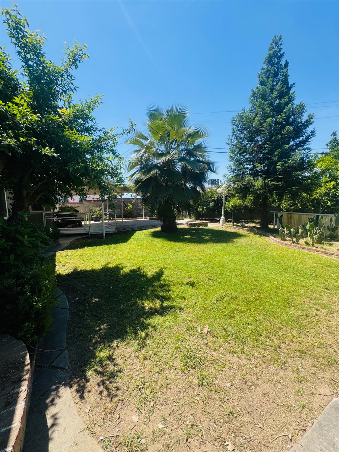 2019 Norris Dr E, Fresno, CA 93703