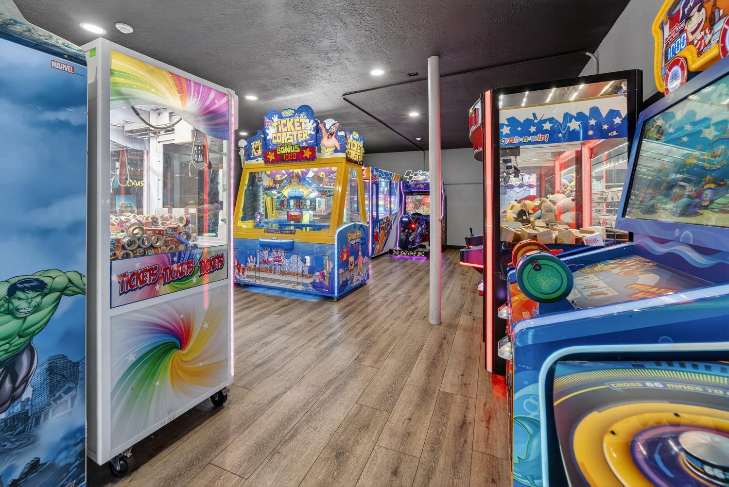 8265 E Dinuba Ave, Selma, CA 93662