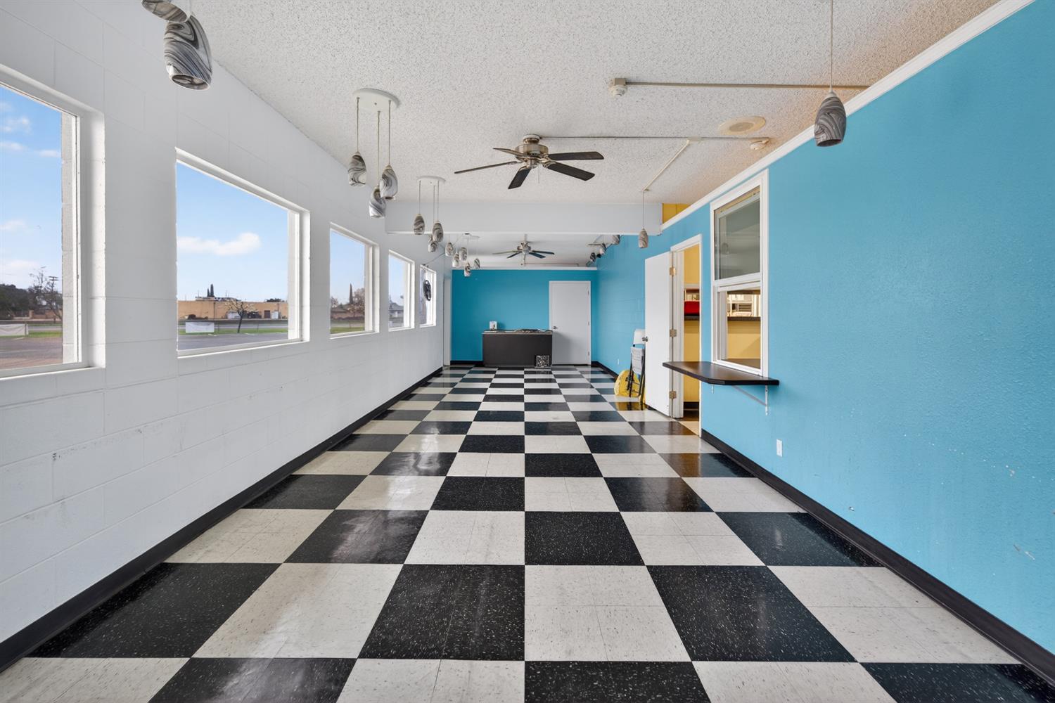 8265 E Dinuba Ave, Selma, CA 93662