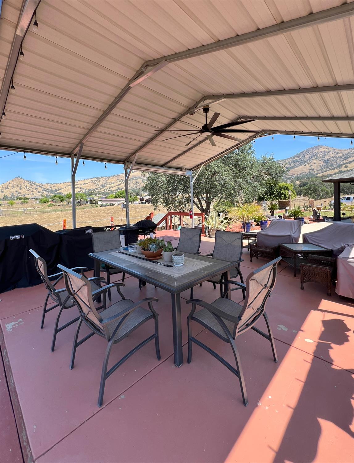 7197 Perlman Dr, Sanger, CA 93657