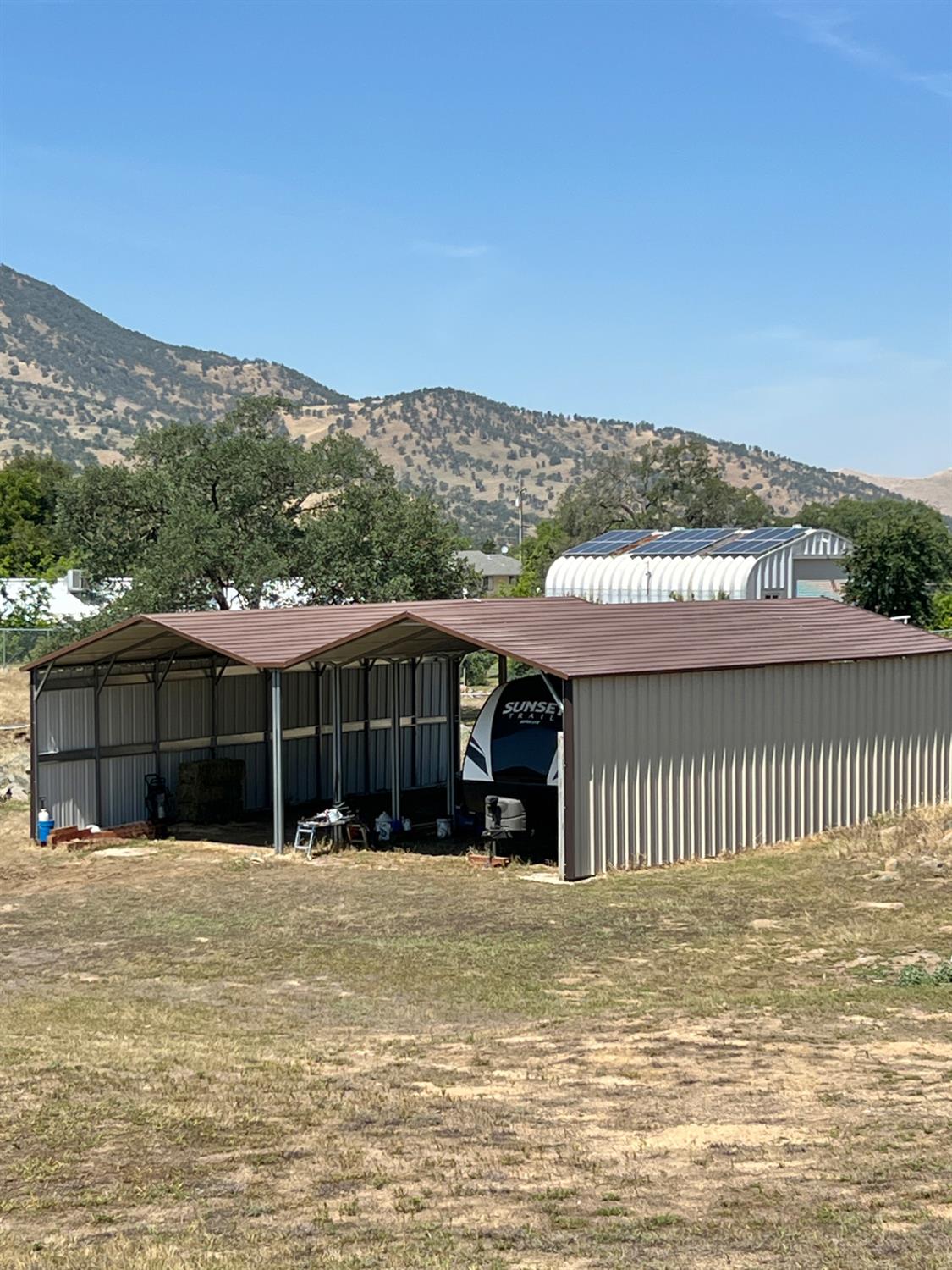7197 Perlman Dr, Sanger, CA 93657