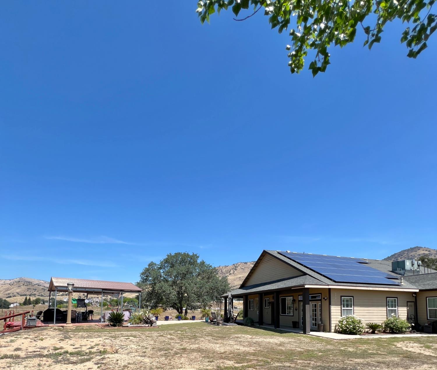 7197 Perlman Dr, Sanger, CA 93657