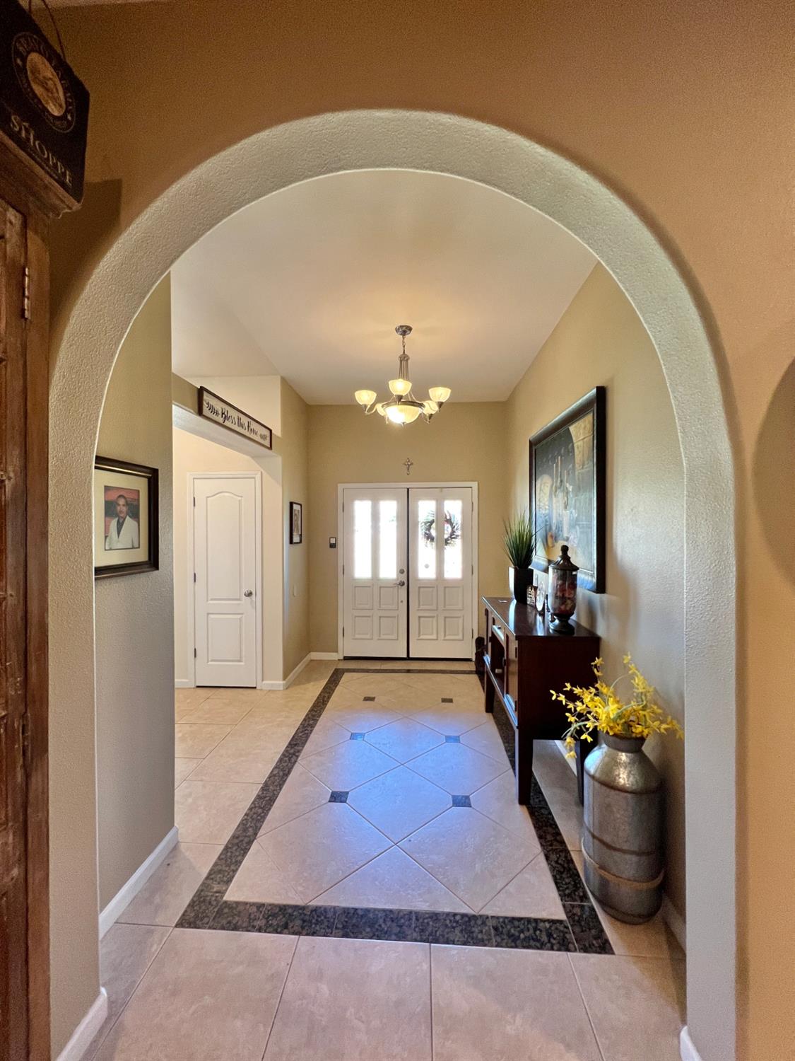 7197 Perlman Dr, Sanger, CA 93657