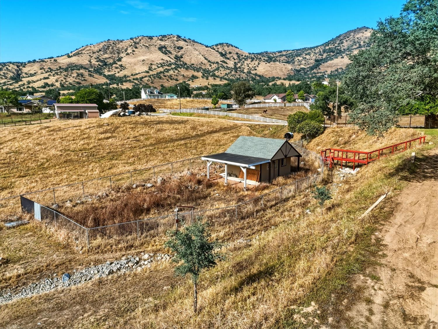 7197 Perlman Dr, Sanger, CA 93657