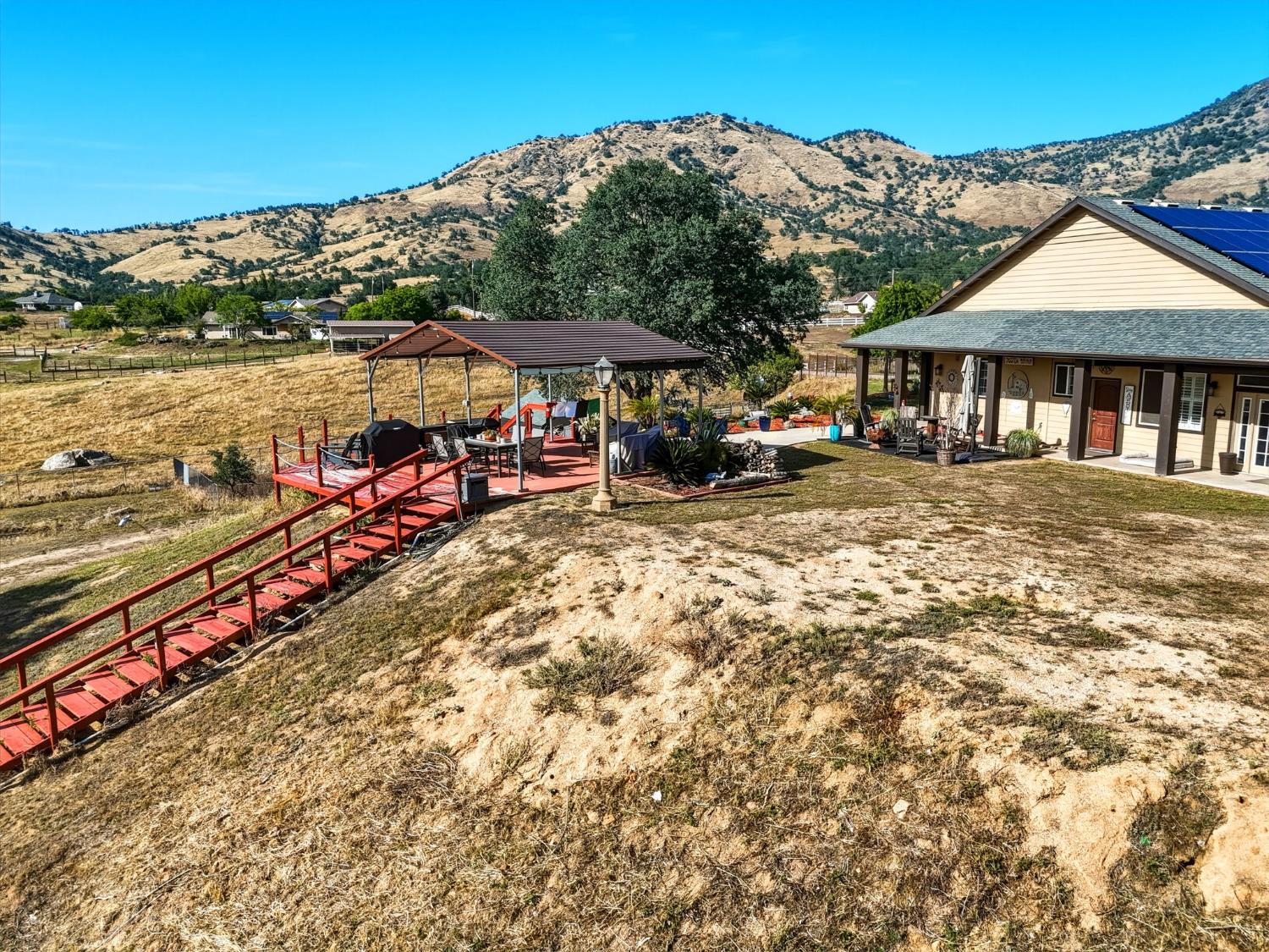 7197 Perlman Dr, Sanger, CA 93657