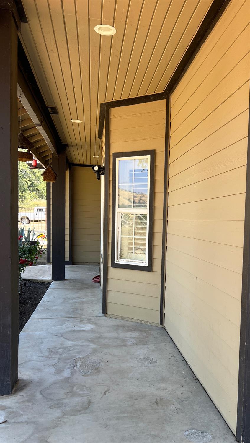7197 Perlman Dr, Sanger, CA 93657