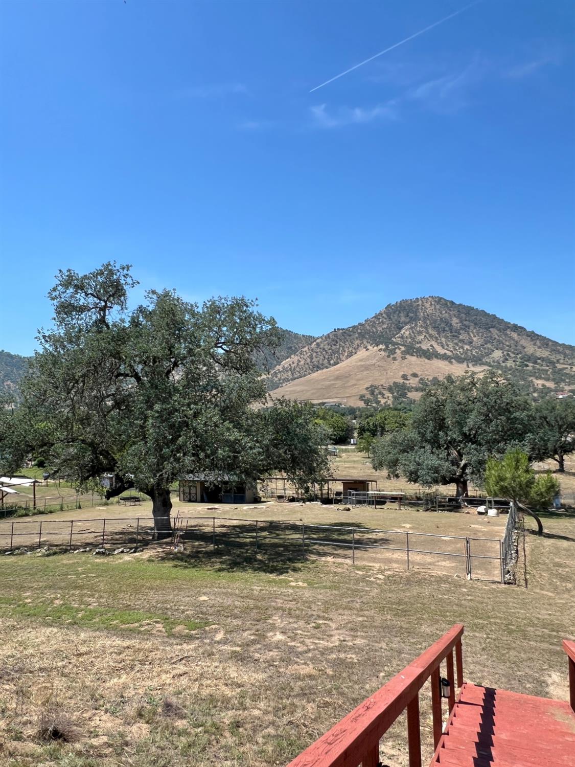 7197 Perlman Dr, Sanger, CA 93657