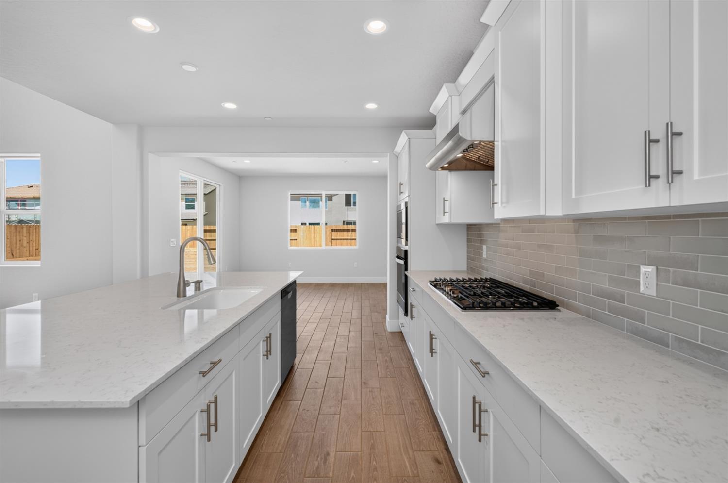 972 Peters Rd S, Madera, CA 93636