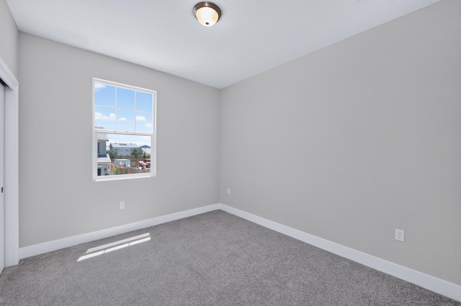 972 Peters Rd S, Madera, CA 93636