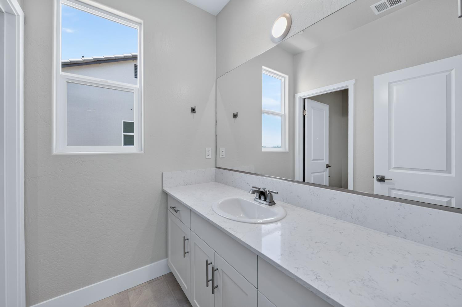 972 Peters Rd S, Madera, CA 93636