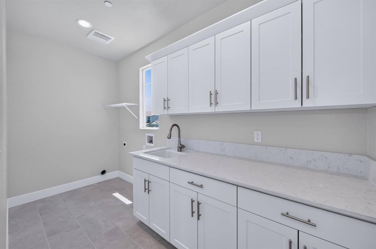 972 Peters Rd S, Madera, CA 93636