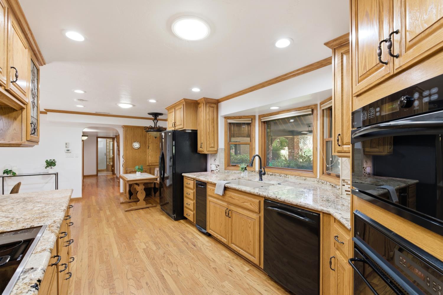 12780 Auberry Rd, Clovis, CA 93619