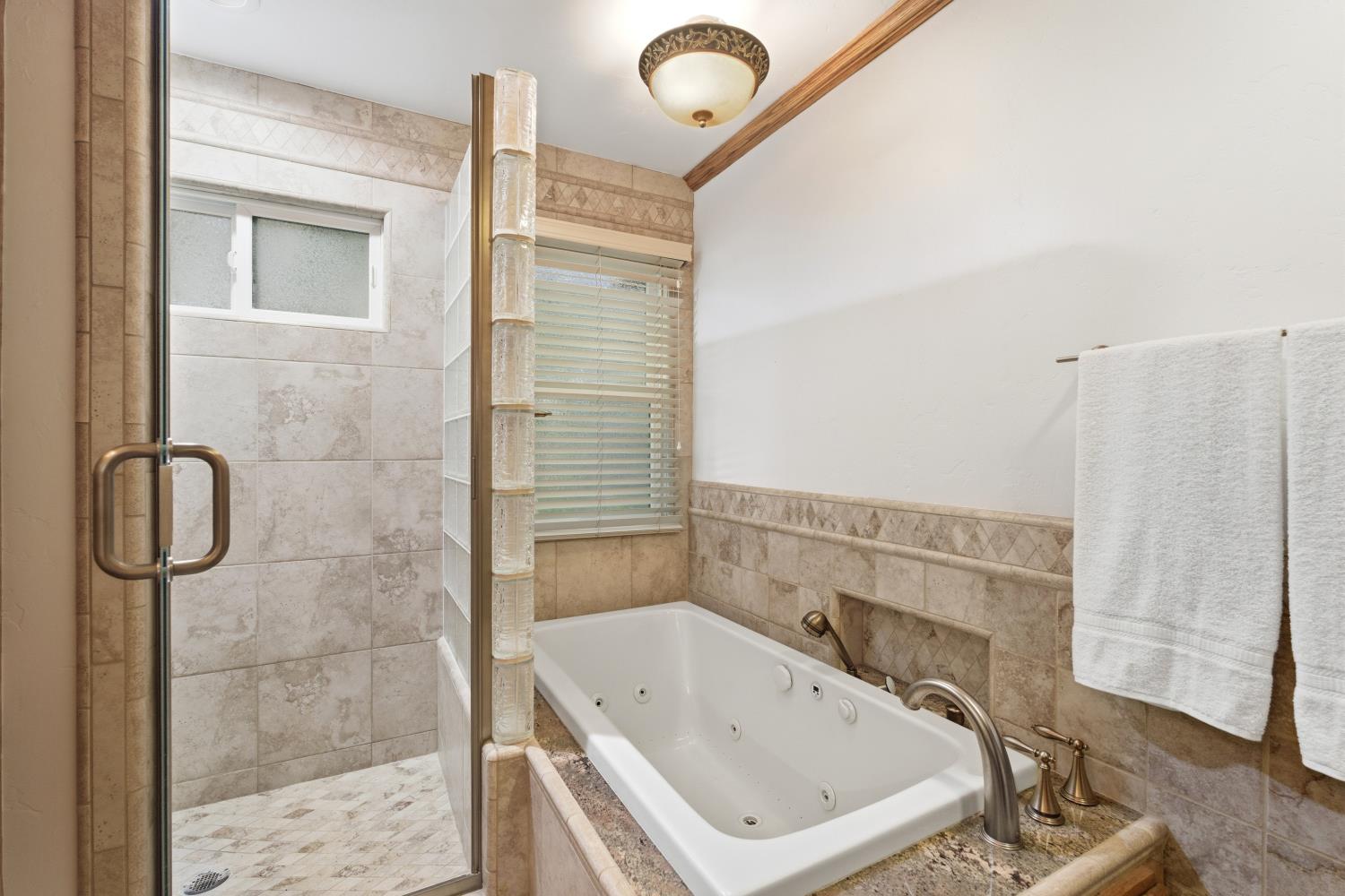 12780 Auberry Rd, Clovis, CA 93619