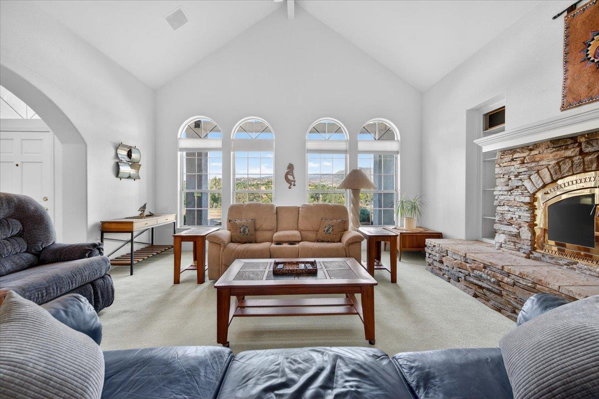 14100 Millerton Rd, Prather, CA 93651