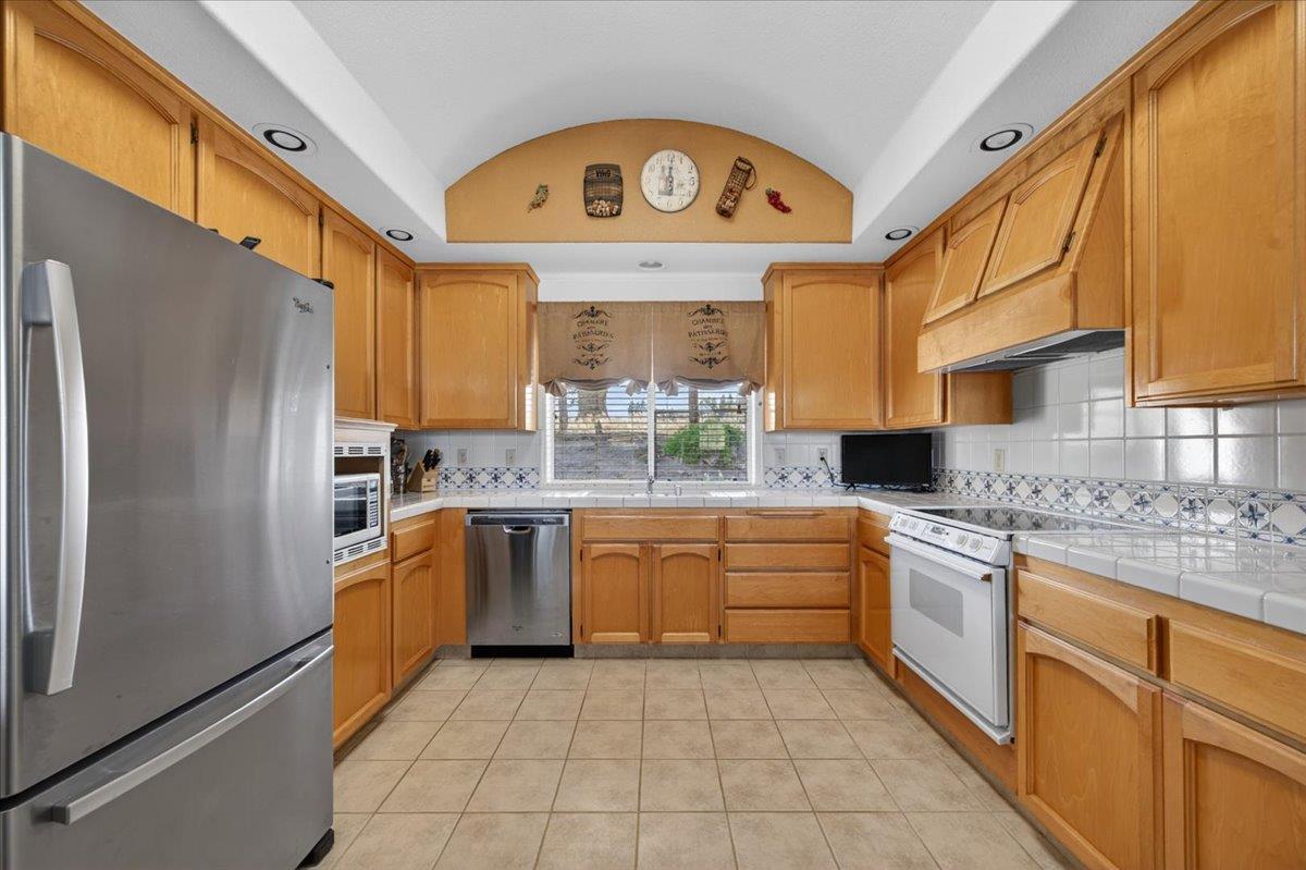 14100 Millerton Rd, Prather, CA 93651