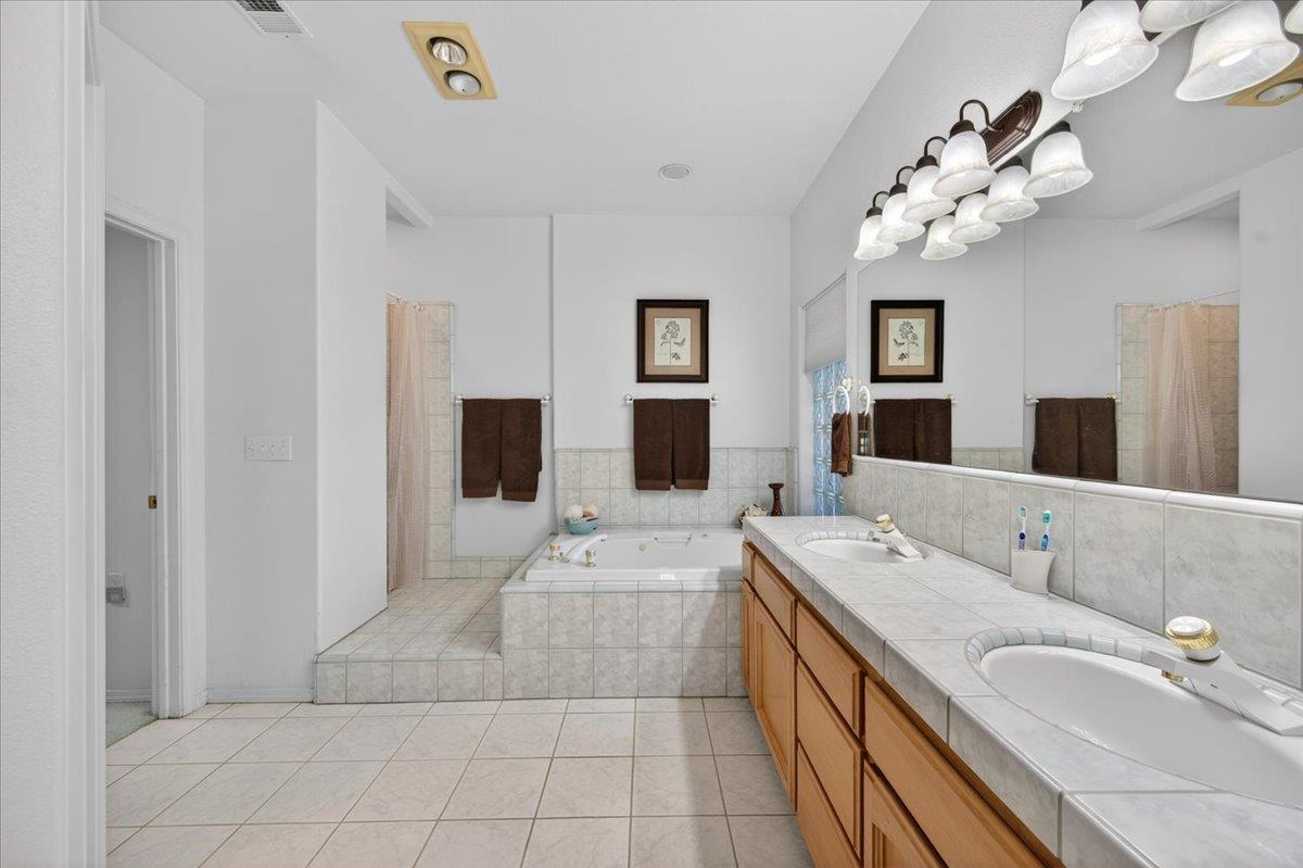 14100 Millerton Rd, Prather, CA 93651