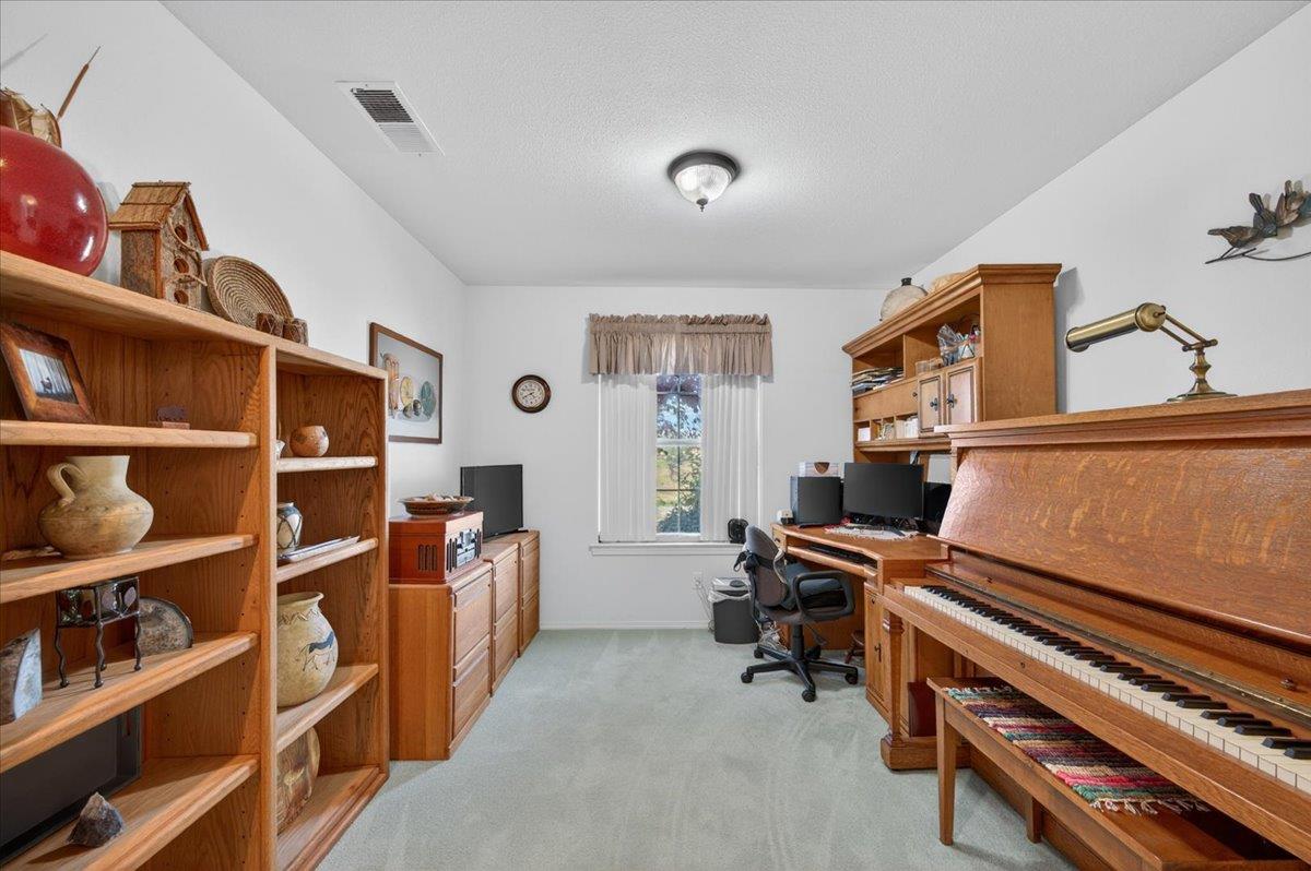 14100 Millerton Rd, Prather, CA 93651
