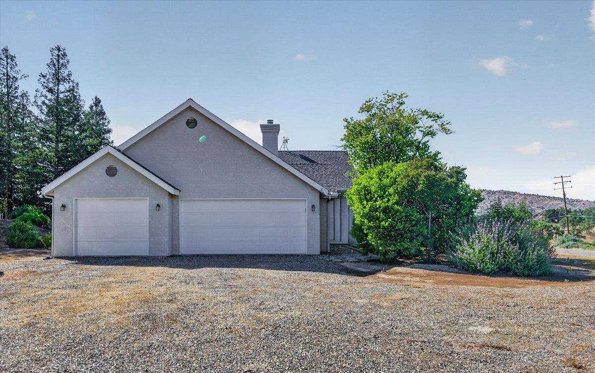 14100 Millerton Rd, Prather, CA 93651