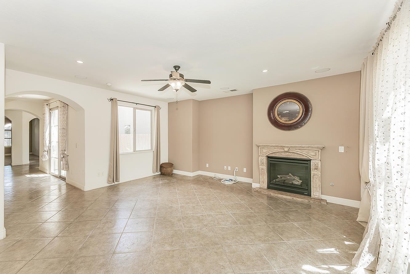 11345 N Via Montessori Dr, Fresno, CA 93730